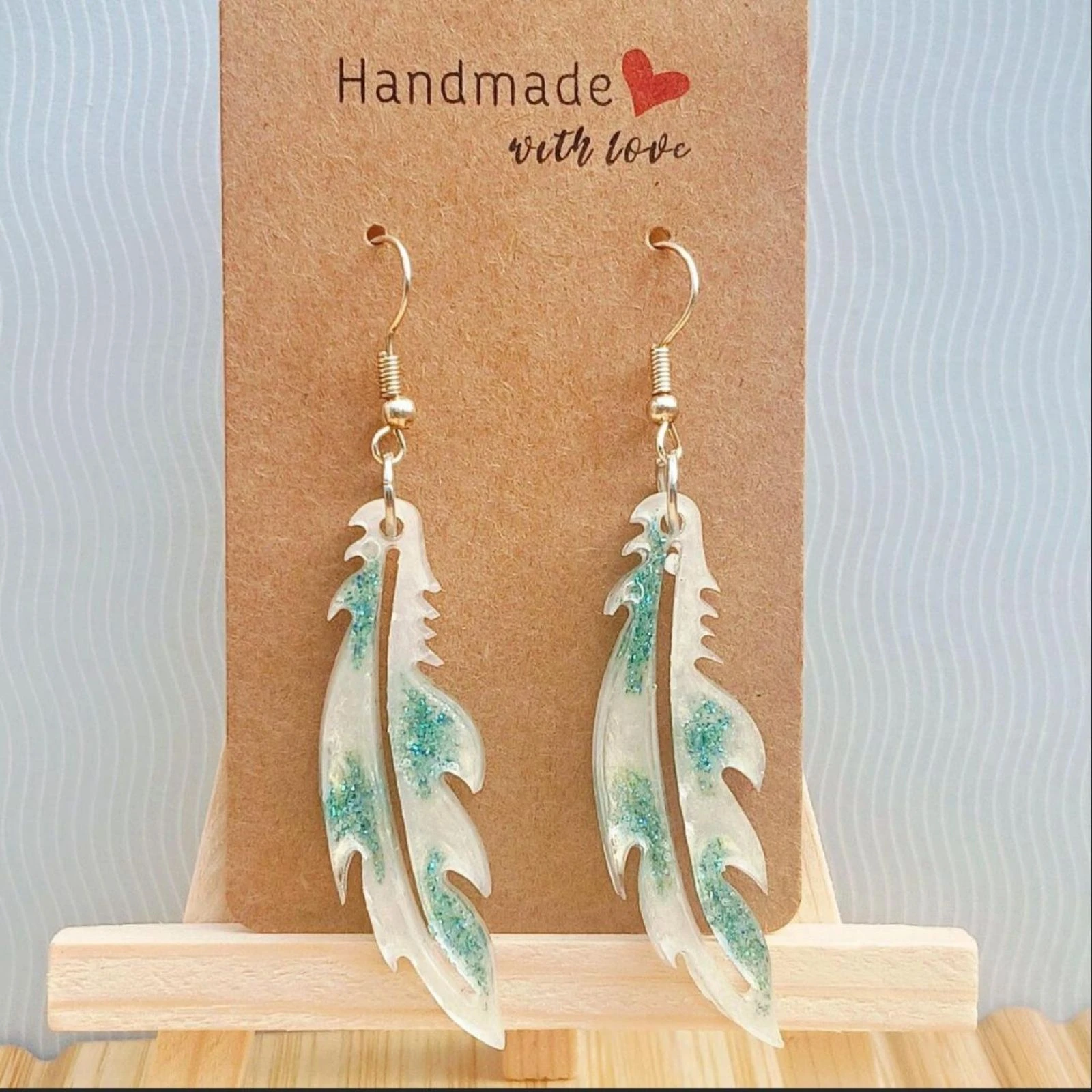 Boucles d'oreilles plumes blanches turquoises  – photo 2